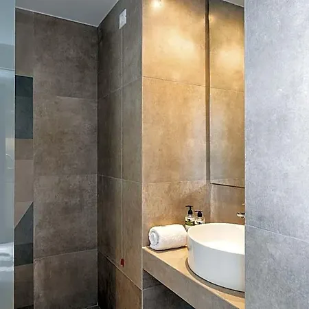 Lines Concept Hotel
