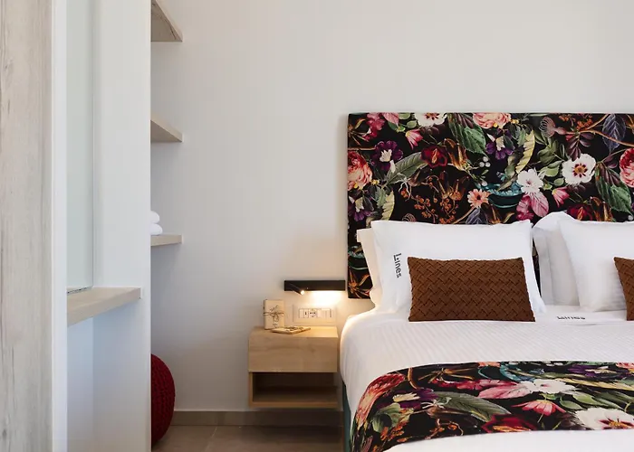 Lines Concept Hotel 3*